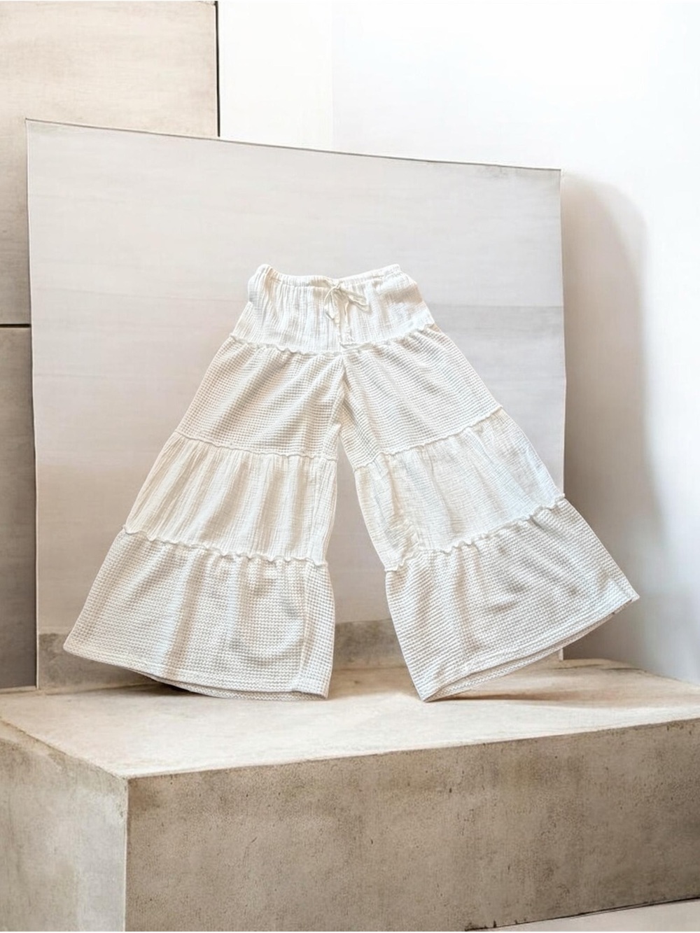 POL Raw Edge
Double Gauze Solid Wide Flowy Pants Sz S